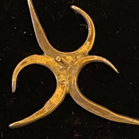 1" x .75" Sterling Silver 925 Star Figure Modern Earrings - Picture 5 of 7